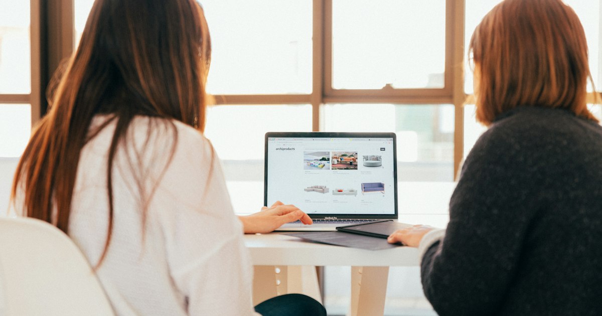 Getting expert advice through an online consultation